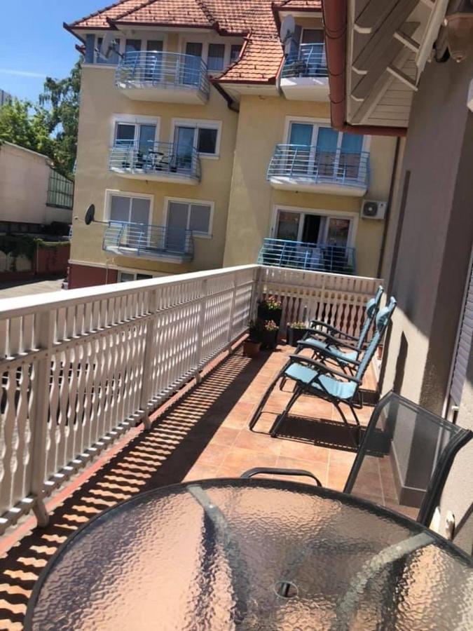 Huerkecz Apartmanhaz เฮวิซ ภายนอก รูปภาพ