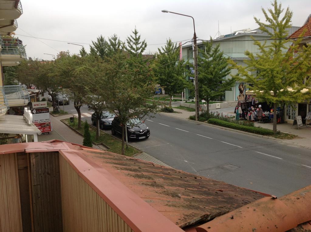 Huerkecz Apartmanhaz เฮวิซ ภายนอก รูปภาพ