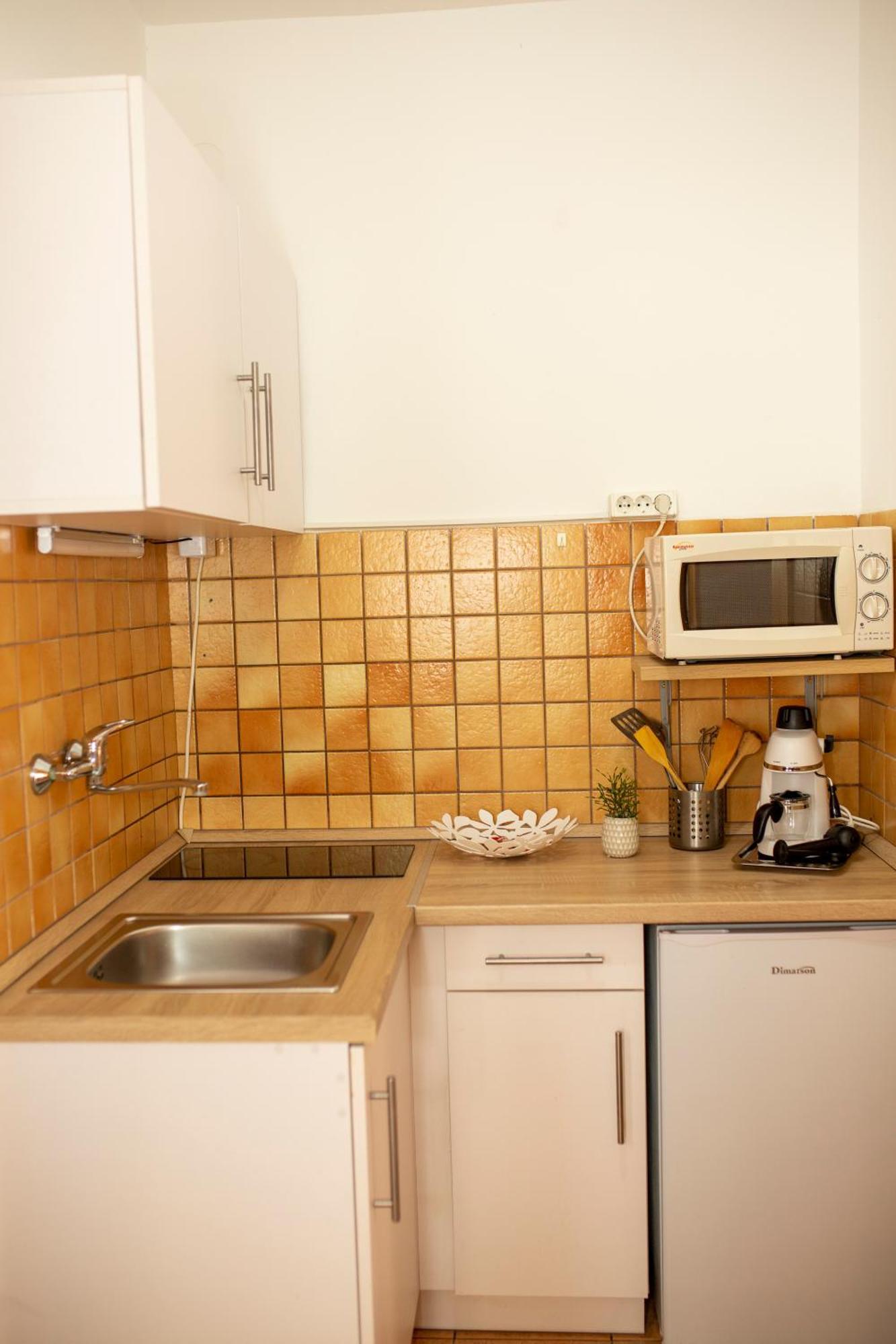 Huerkecz Apartmanhaz เฮวิซ ภายนอก รูปภาพ
