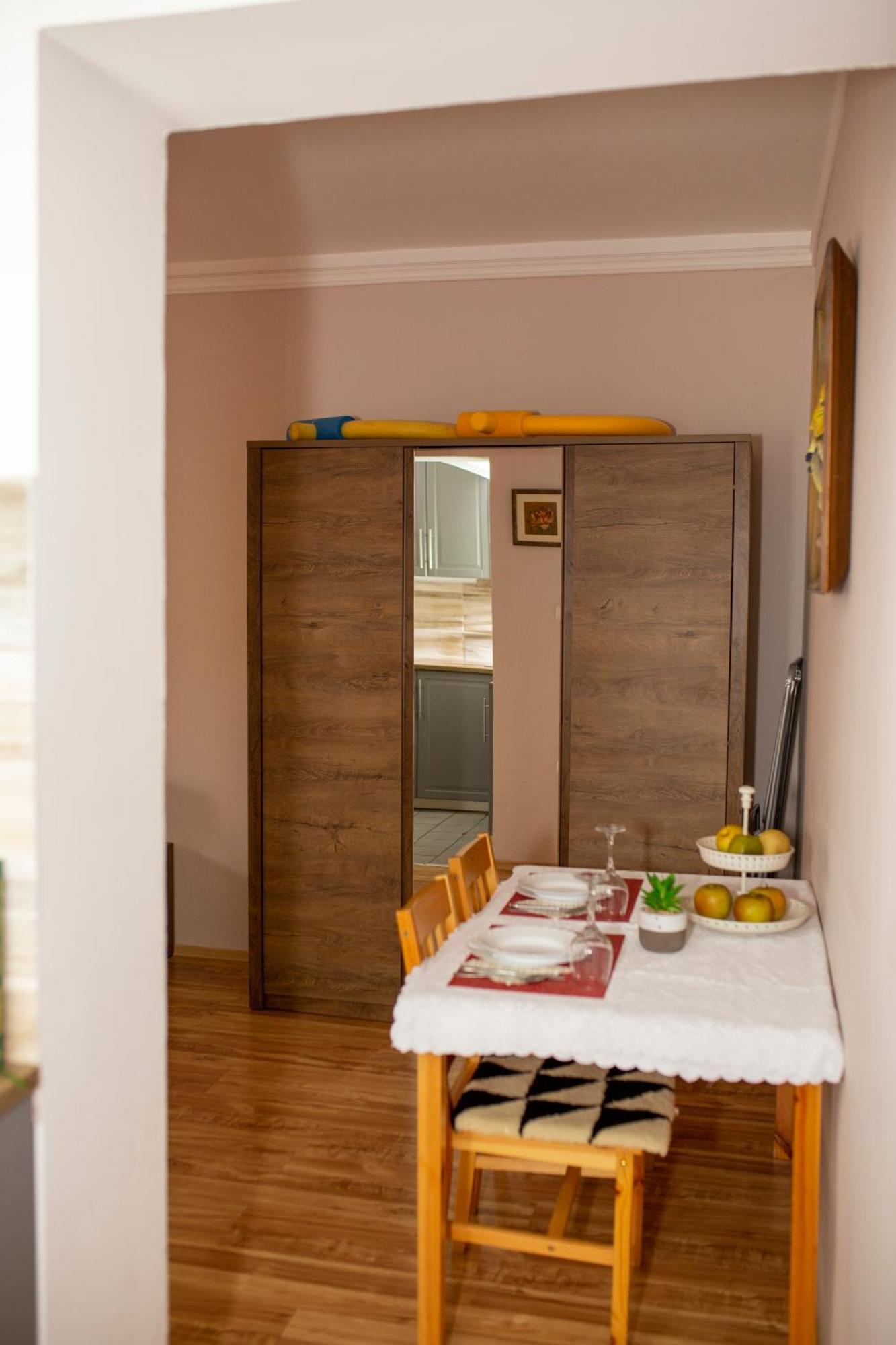 Huerkecz Apartmanhaz เฮวิซ ภายนอก รูปภาพ
