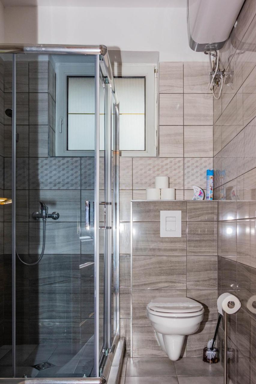 Huerkecz Apartmanhaz เฮวิซ ภายนอก รูปภาพ